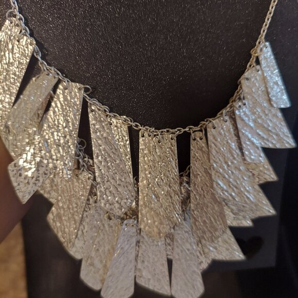 MIX IT Silver Hammered Necklace NWT - Picture 3 of 3